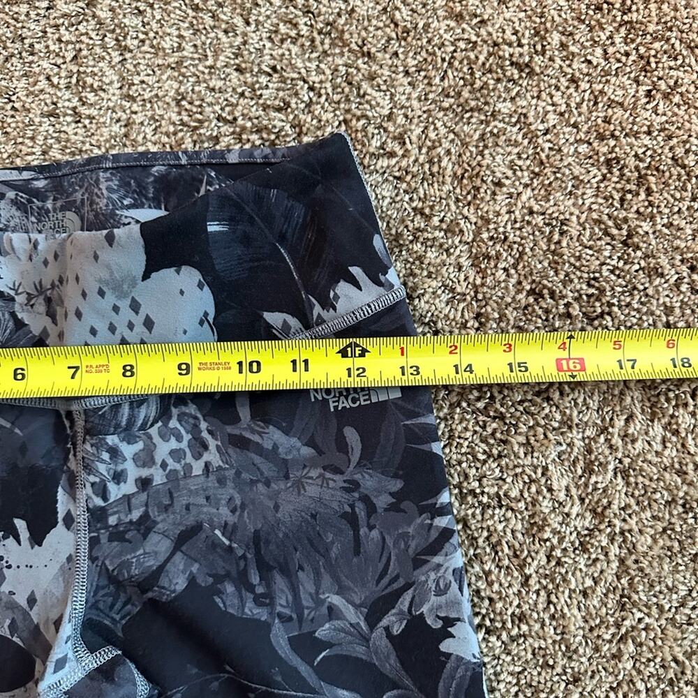 North Face women’s size S black, & white patterned leggings, flash dry, EUC - Picture 11 of 11